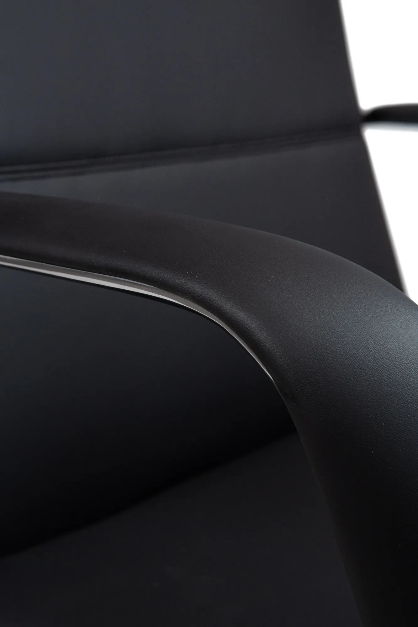 Изображение кресло norden parker черная экокожа